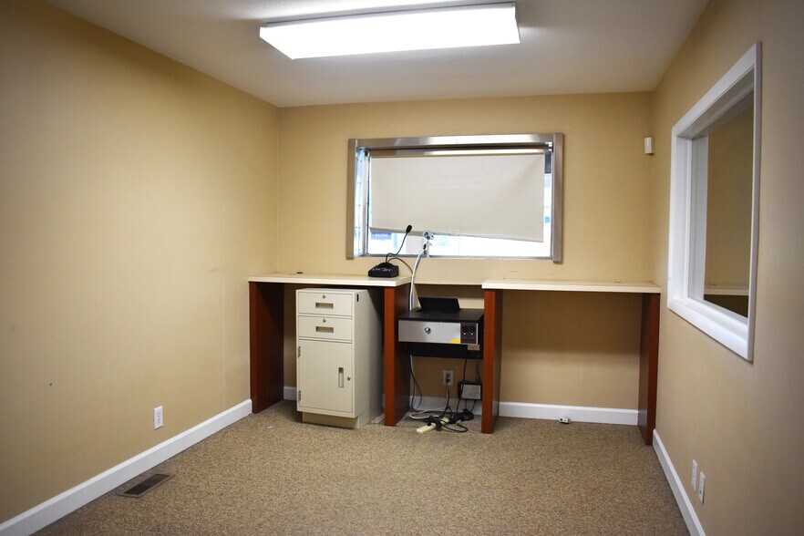 256 Hospital St, Mocksville, NC à louer - Photo du bâtiment - Image 3 de 14