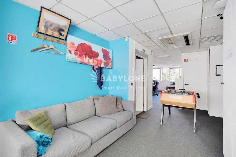 Office in Levallois-Perret for lease - Interior Photo - Image 2 of 8