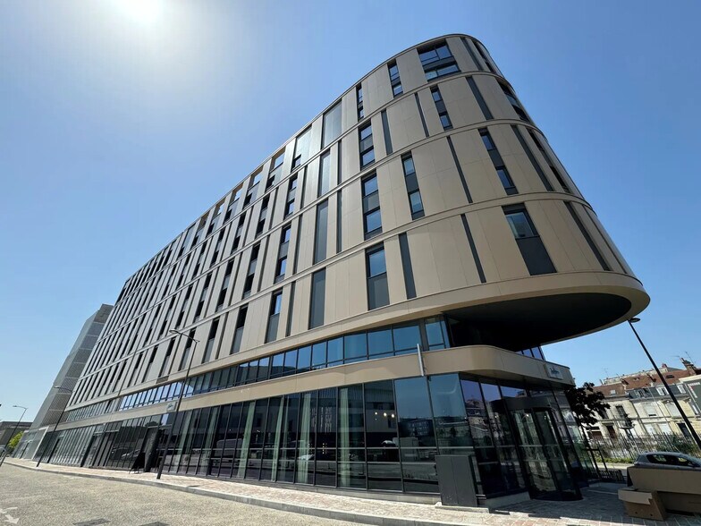 Office in Reims for lease - Building Photo - Image 1 of 7