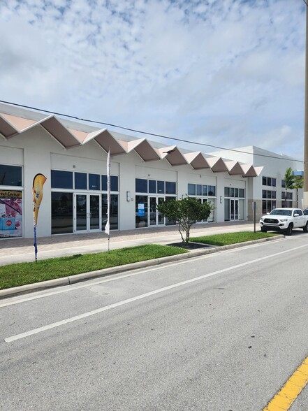 20080 W Dixie Hwy, Miami, FL à louer - Photo du bâtiment - Image 2 de 9