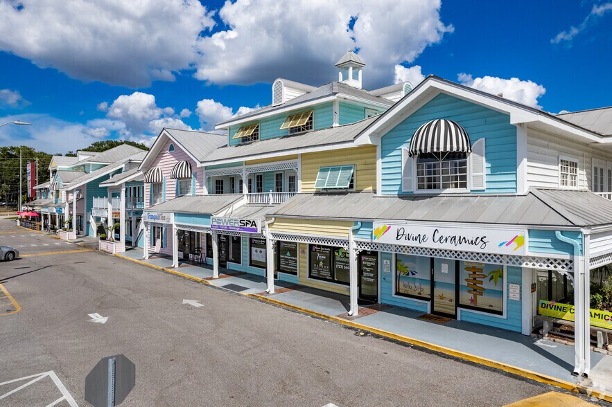 Commerce de détail dans Palm Harbor, FL à louer - Photo du bâtiment - Image 3 de 18