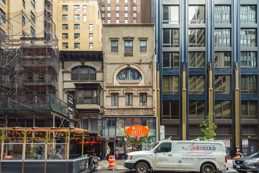 129 E 47th St, New York, NY for sale - Primary Photo - Image 1 of 25