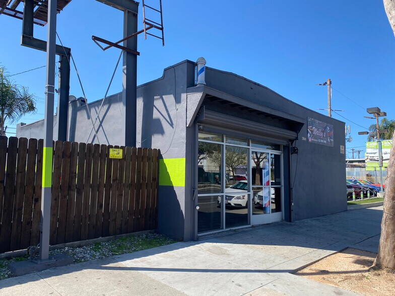 4308 E Firestone Blvd, South Gate, CA à vendre - Photo du bâtiment - Image 3 de 8