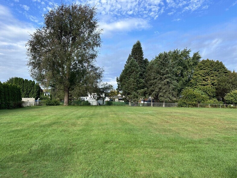 1041 Long Pond Rd, Rochester, NY à vendre - Photo du bâtiment - Image 2 de 9