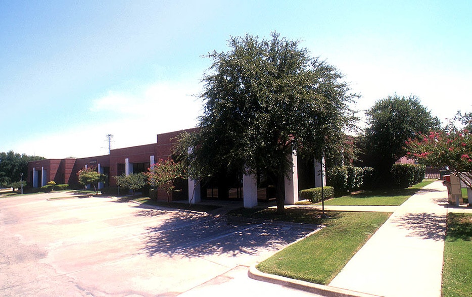 651 N Plano Rd, Richardson, TX for lease - Building Photo - Image 2 of 7