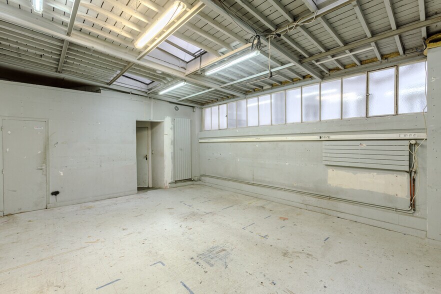 Multifamily in Paris for sale - Building Photo - Image 3 of 9