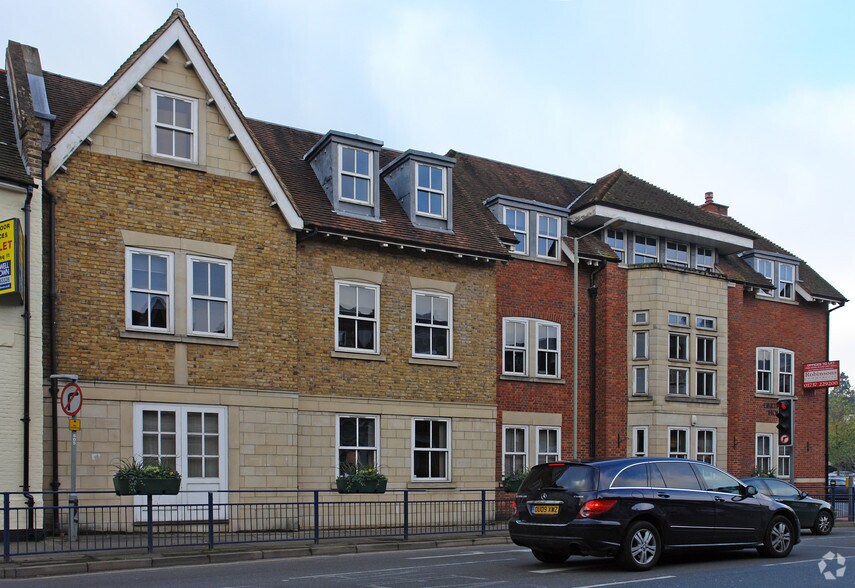 34 Bell St, Reigate à louer - Photo du bâtiment - Image 2 de 3