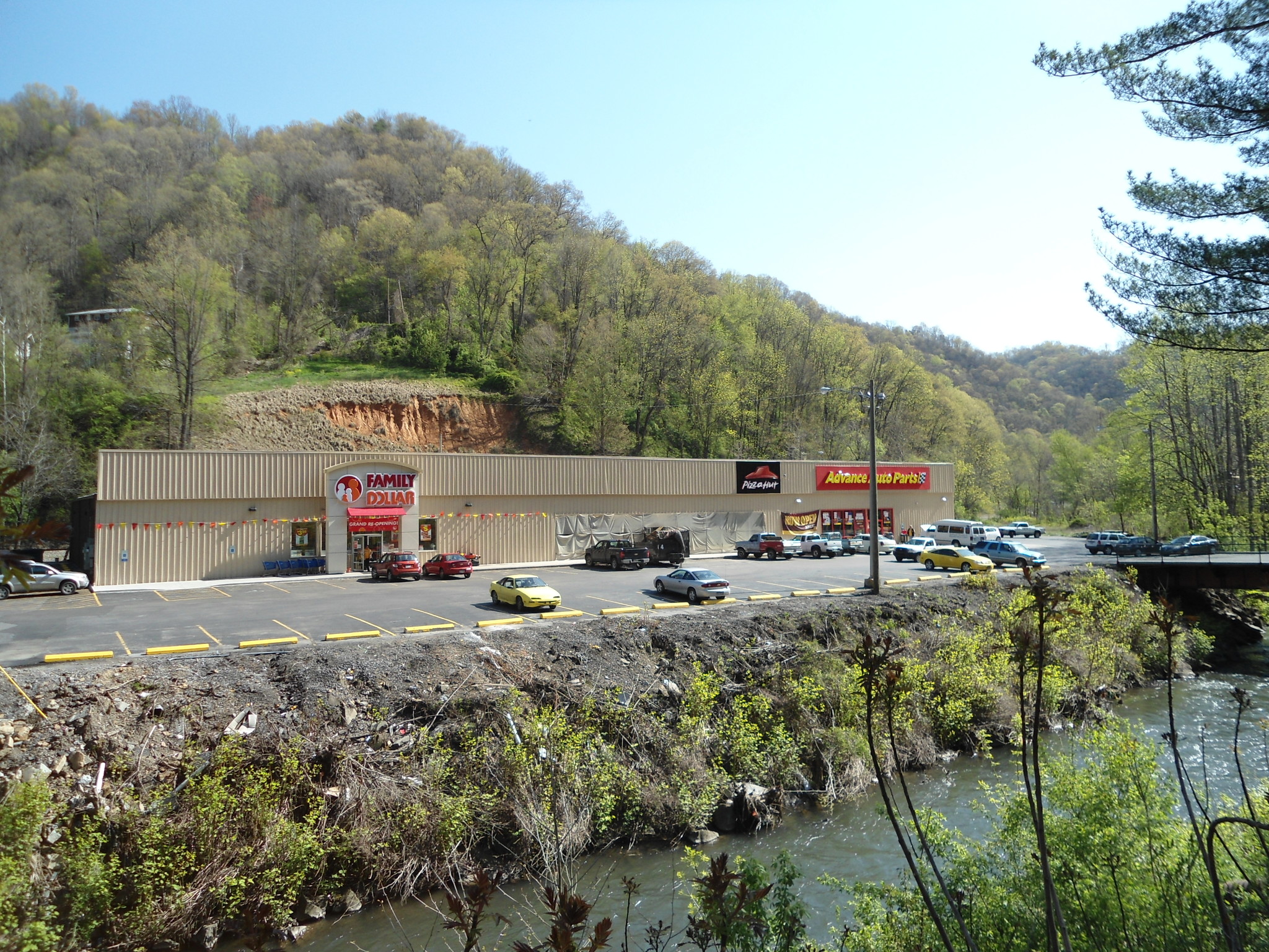 715-1021 Virginia Ave, Welch, WV à louer Photo du b timent- Image 1 de 5