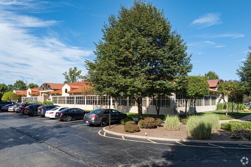 2 Medical Park Dr, West Nyack, NY à louer - Photo du bâtiment - Image 1 de 11
