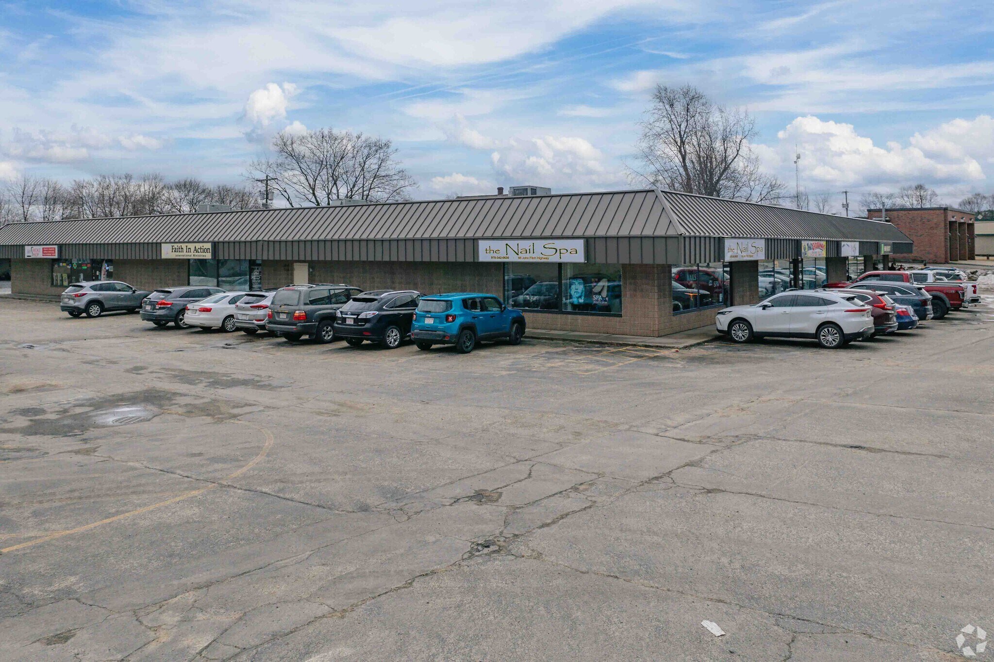 66-84 John Fitch Hwy, Fitchburg, MA à vendre Photo du bâtiment- Image 1 de 1