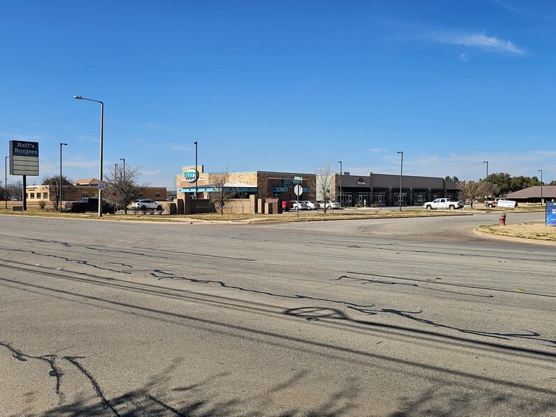 Antilley Medical Plaza portfolio of 2 properties for sale on LoopNet.ca - Building Photo - Image 1 of 8
