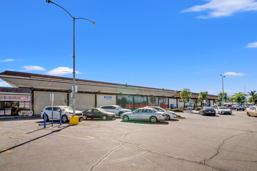 CVS Greater Los Angeles Portfolio portefeuille de 3 propriétés à vendre sur LoopNet.ca - Photo du bâtiment - Image 3 de 3