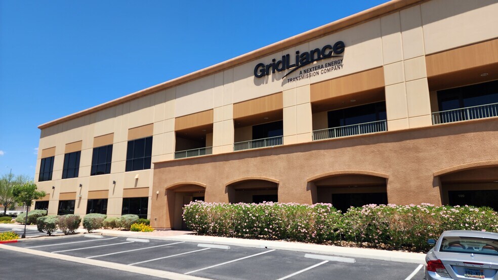 6140 Brent Thurman Way, Las Vegas, NV à louer - Photo du bâtiment - Image 3 de 8