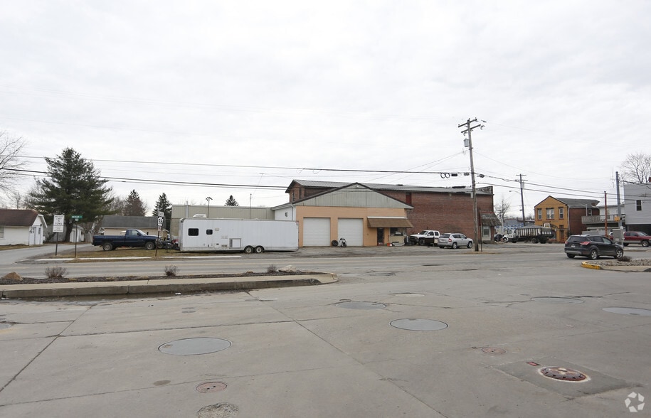 101 S Main St, Harrisville, PA for lease - Building Photo - Image 2 of 14