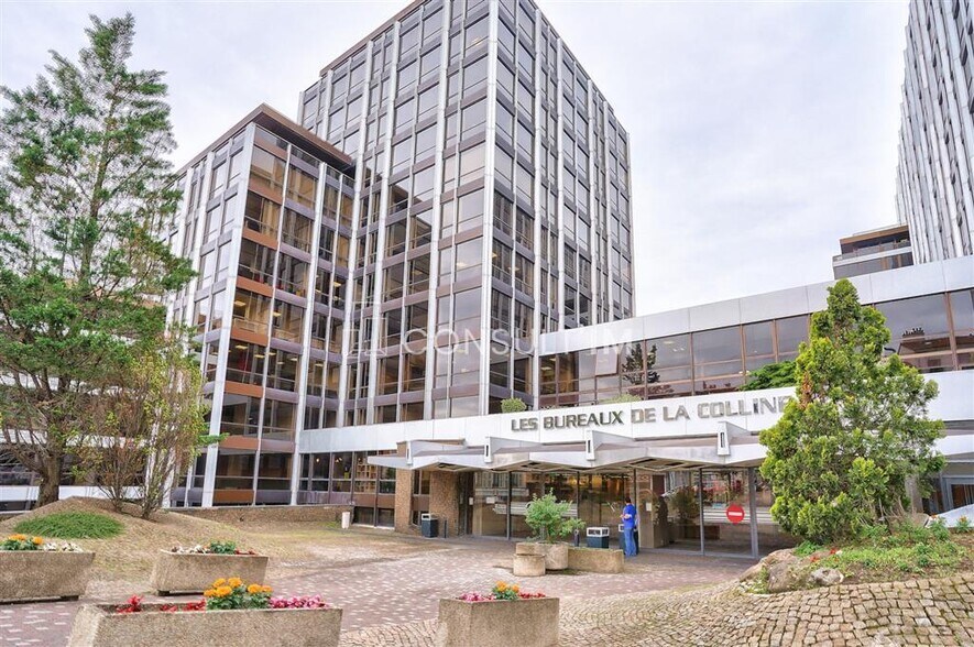 Bureau dans Saint-Cloud à louer - Photo du bâtiment - Image 1 de 8