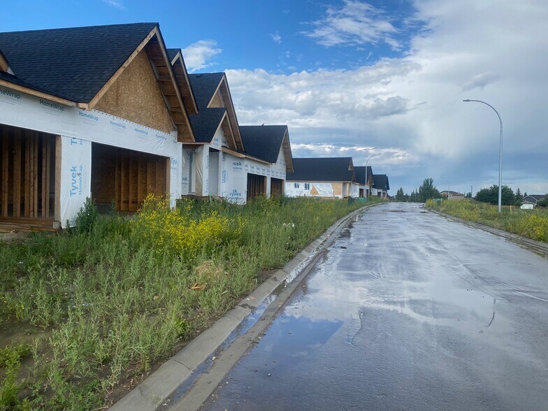 100 Scarlett Ranch blvd, Carstairs, AB à vendre - Photo du bâtiment - Image 3 de 10
