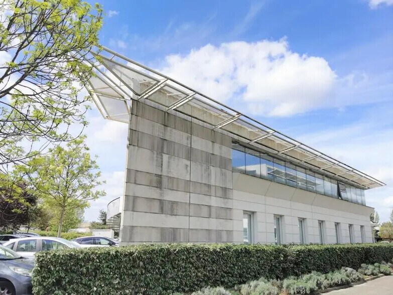 13 Rue Edison, Bron à vendre - Photo du bâtiment - Image 3 de 9