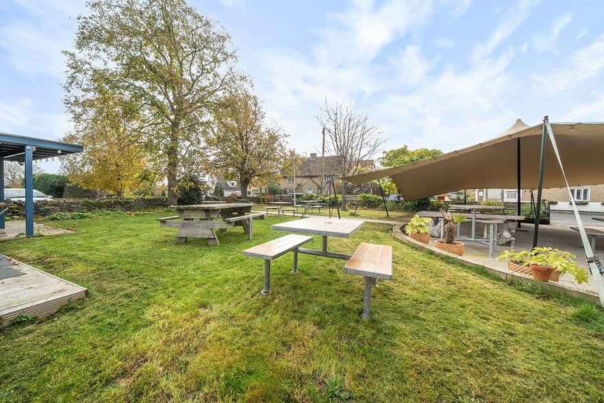 1 Park Rd, Bedford for lease - Building Photo - Image 3 of 17