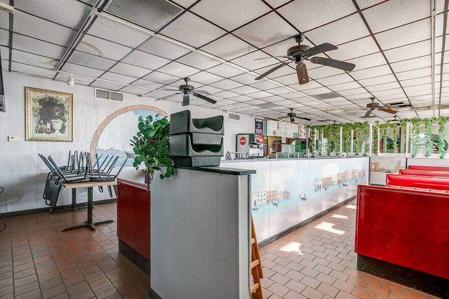 8901 Jacksboro Hwy, Lakeside, TX à louer - Photo du bâtiment - Image 3 de 25