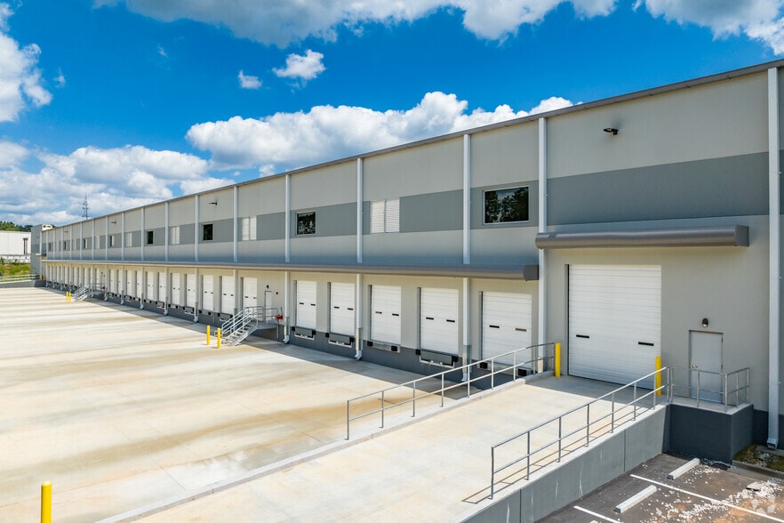 3611 Jonesboro Rd, Atlanta, GA for lease - Building Photo - Image 2 of 20