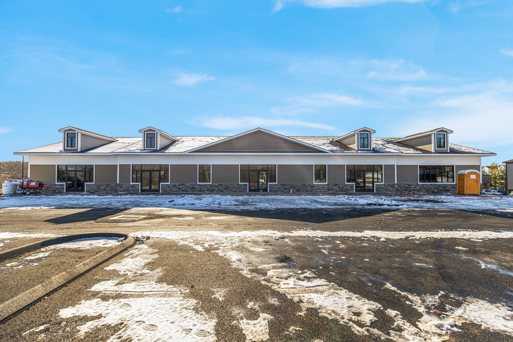 400 Deming Rd, Berlin, CT for lease Primary Photo- Image 1 of 7