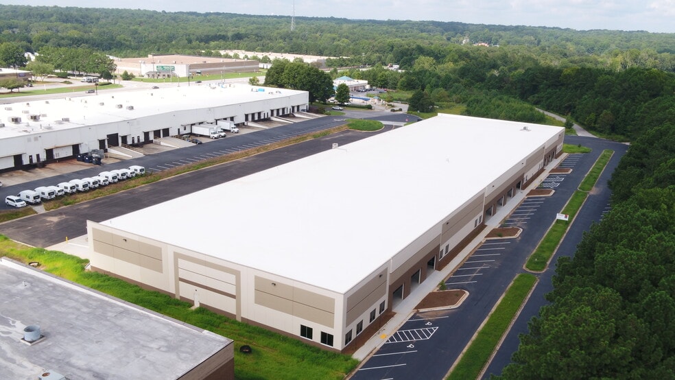 242 Westfork Ct, Lithia Springs, GA à louer - Photo du bâtiment - Image 2 de 8