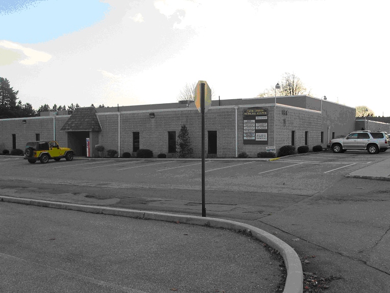 144 S 8th St, Chambersburg, PA for lease - Primary Photo - Image 1 of 26