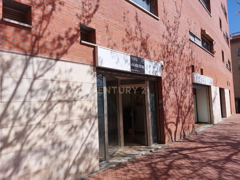 Immeuble residentiel dans Sabadell, Barcelona à vendre - Photo du bâtiment - Image 2 de 5