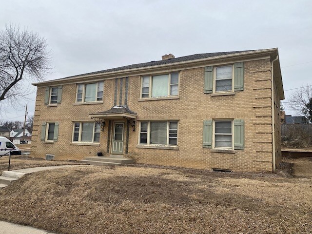 6528 W Center St, Milwaukee, WI à vendre - Photo du bâtiment - Image 3 de 3