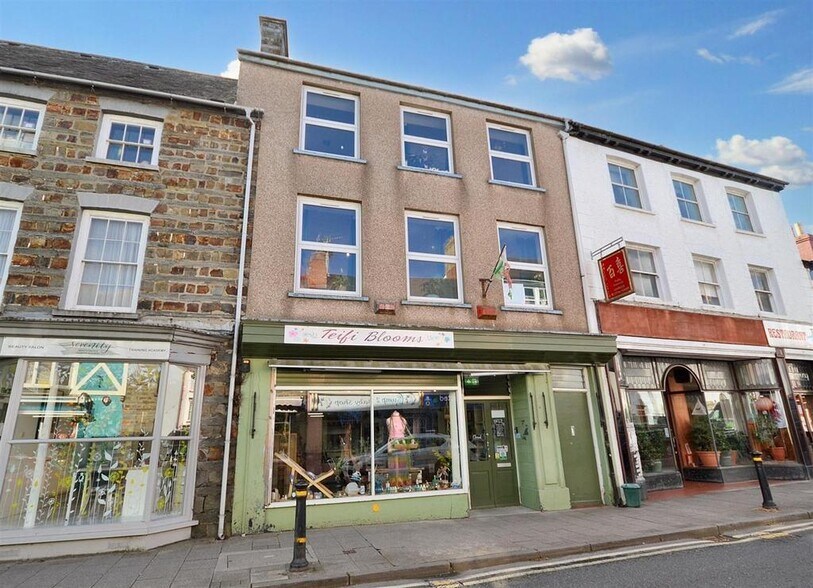48 Pendre, Cardigan à vendre - Photo du bâtiment - Image 1 de 35