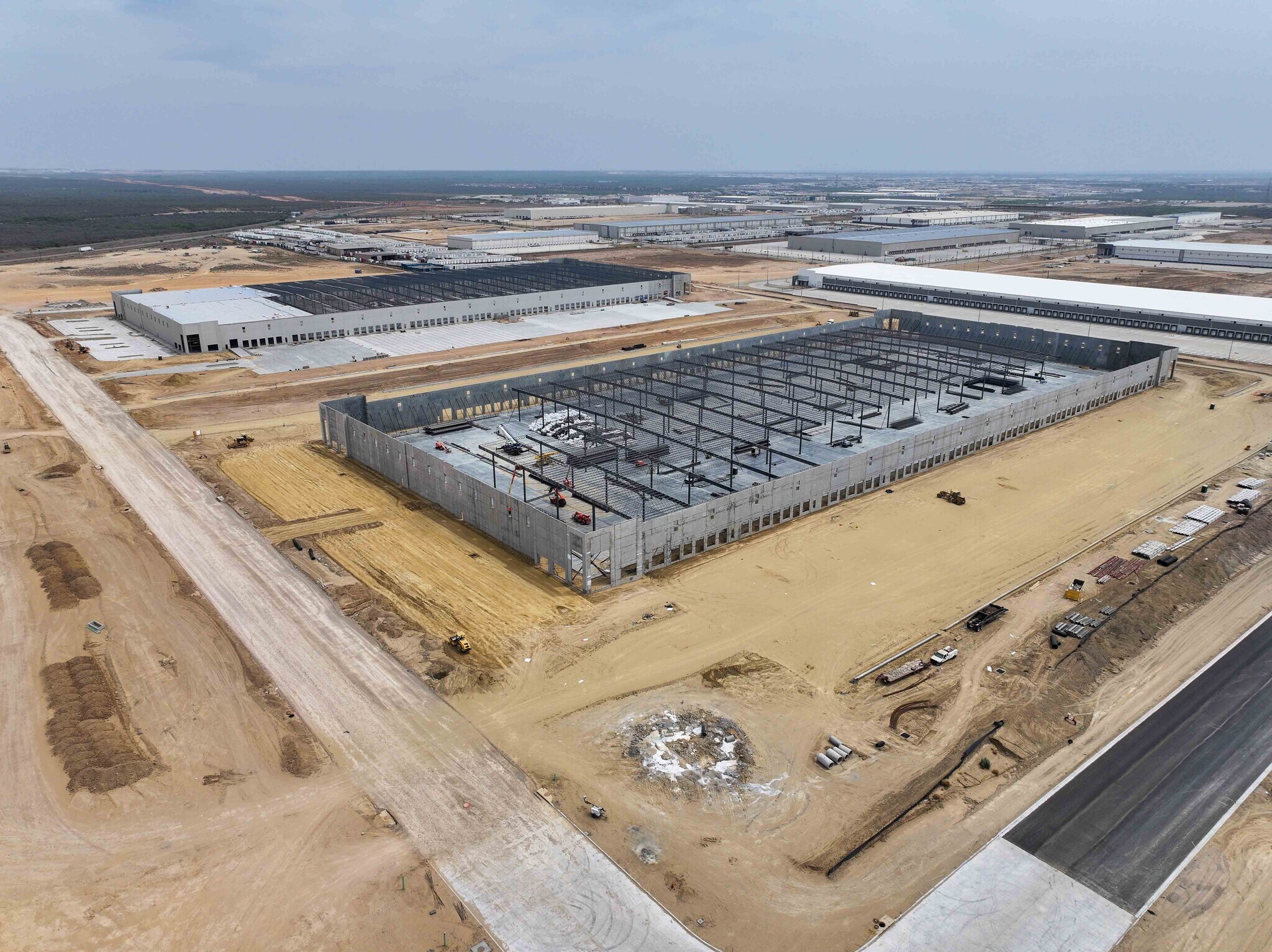 Pinnacle Logistics Center, Laredo, TX for lease Building Photo- Image 1 of 5