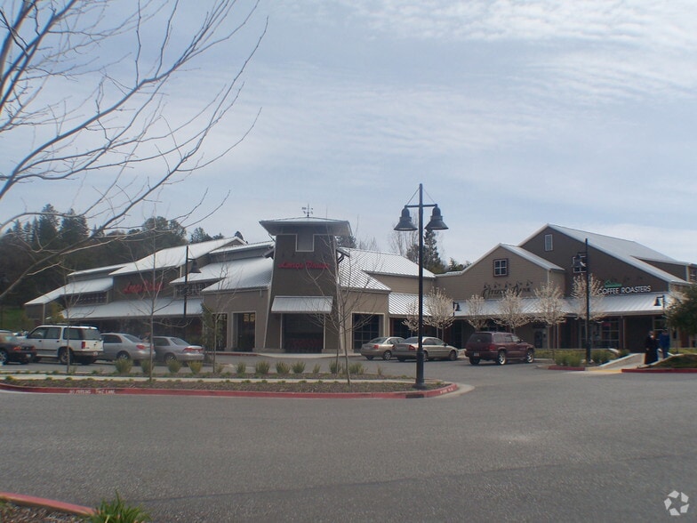 10019-10045 Combie Rd, Auburn, CA à louer - Photo du bâtiment - Image 2 de 3