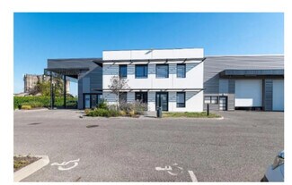 Plus de détails pour 35-37 Rue Emile Zola, Décines-Charpieu - Bureau, Local d'activités à louer