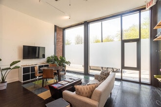 3489 N Elston Ave, Chicago, IL for sale Interior Photo- Image 1 of 9