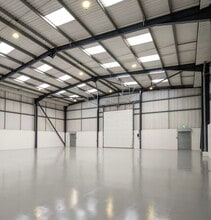 Broadway, Salford for lease Interior Photo- Image 1 of 2