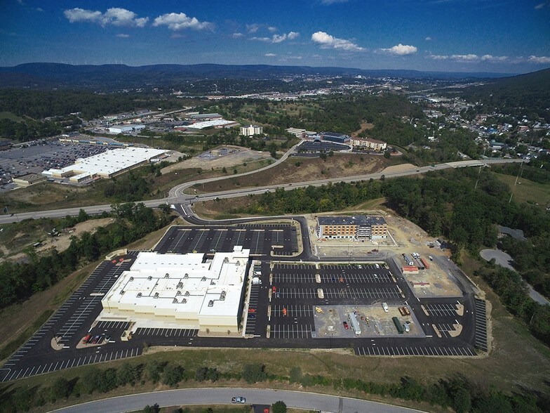 150 Convention Center Blvd, Duncansville, PA à vendre - Photo du bâtiment - Image 2 de 14