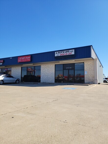 1300 W Stan Schlueter Loop, Killeen, TX à louer - Photo du bâtiment - Image 2 de 7