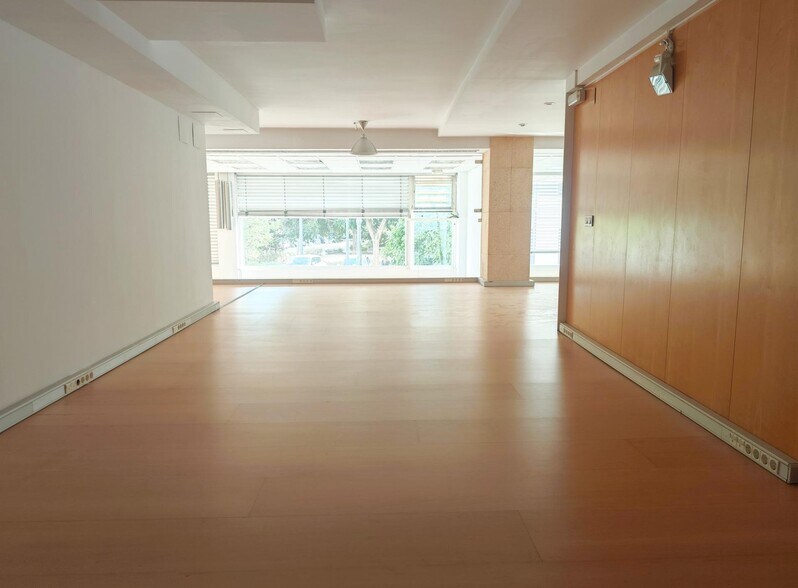 Retail in València for lease - Building Photo - Image 3 of 30