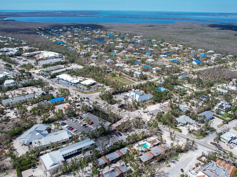 905 Fitzhugh St, Sanibel, FL for sale - Aerial - Image 3 of 21