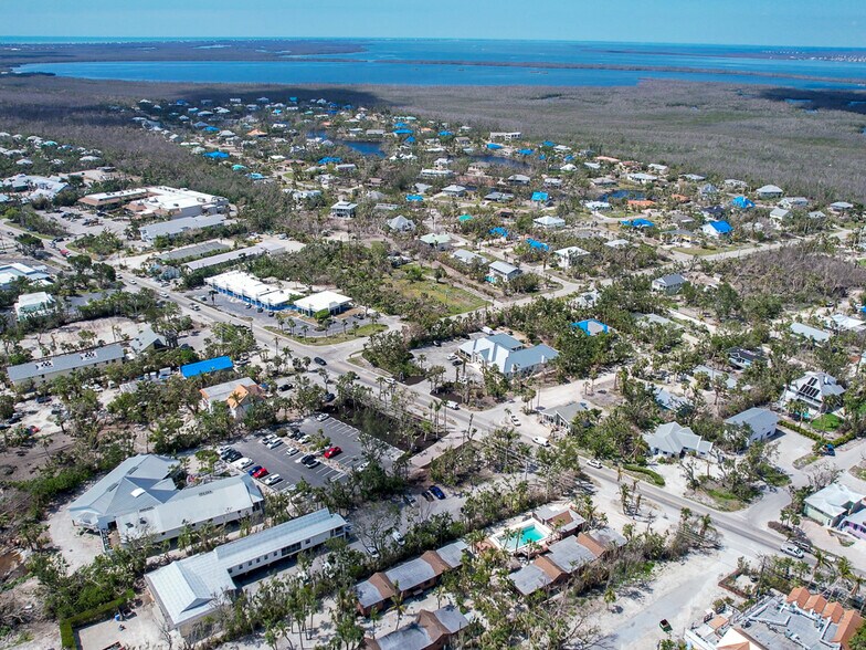 905 Fitzhugh St, Sanibel, FL à vendre - Aérien - Image 3 de 21