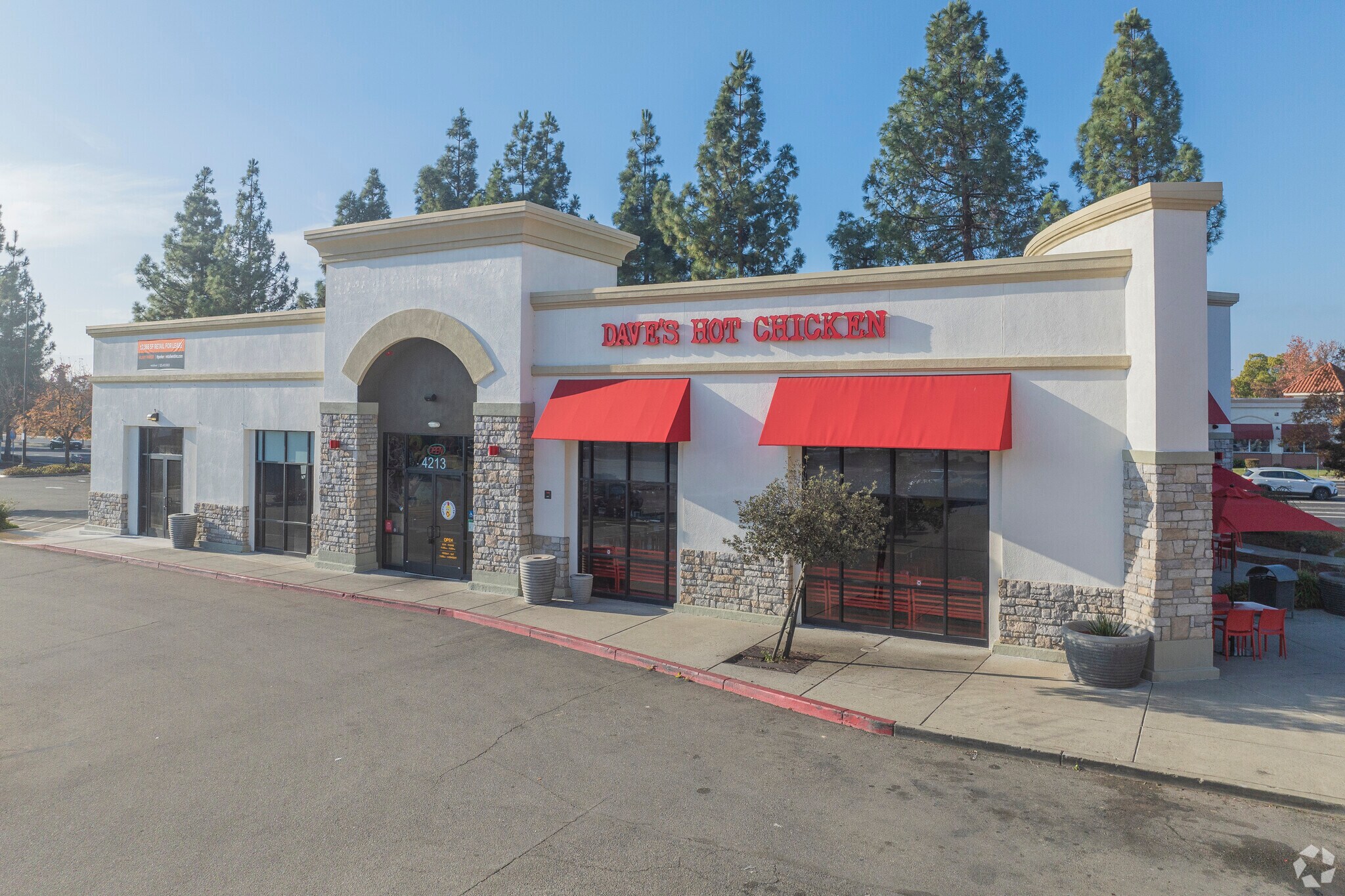 4213 1st St, Livermore, CA à louer Photo du bâtiment- Image 1 de 11