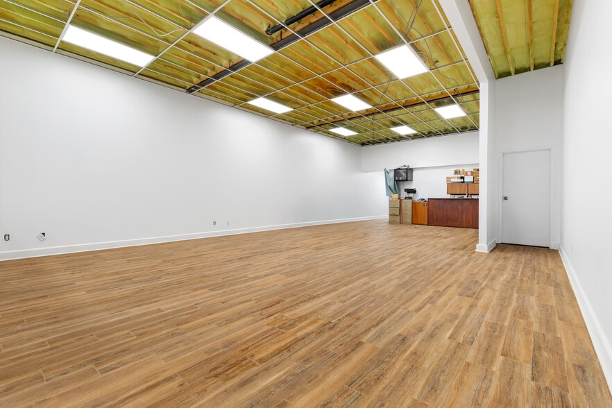 206 Boul Crémazie E, Montréal, QC à vendre - Photo du bâtiment - Image 2 de 5