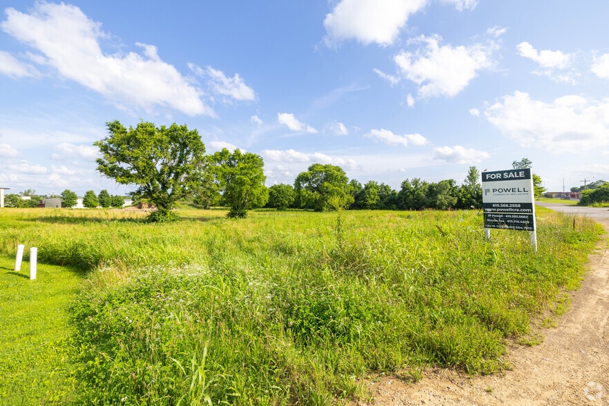 Airport Rd, Gallatin, TN for sale - Primary Photo - Image 1 of 12