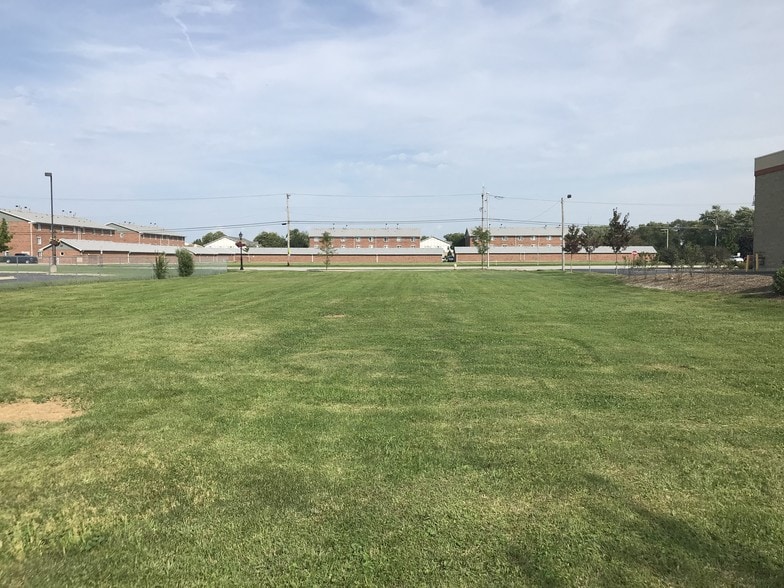 18230 Oak Park Ave, Tinley Park, IL for sale - Primary Photo - Image 1 of 5
