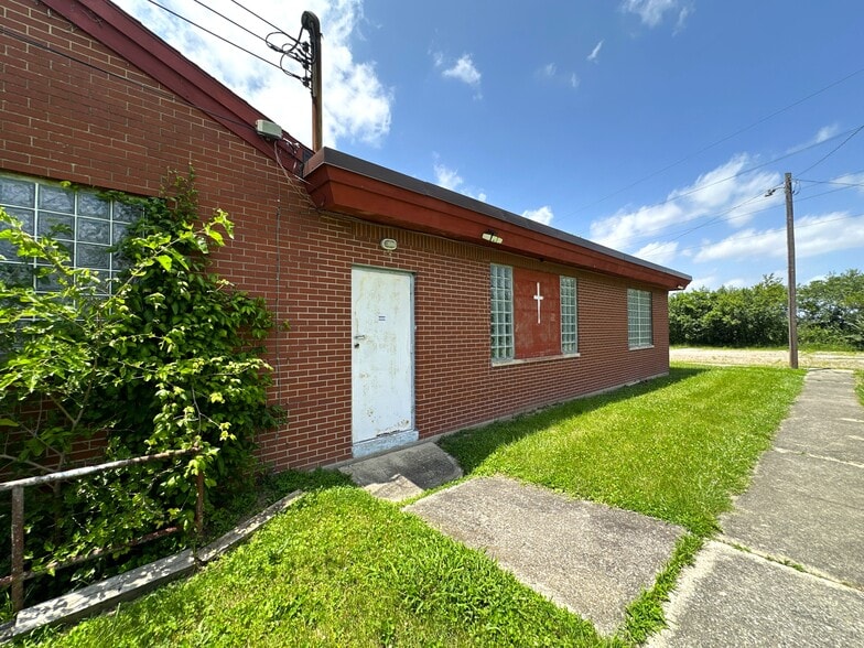 1496 Swinger Dr, Dayton, OH for sale - Building Photo - Image 2 of 17