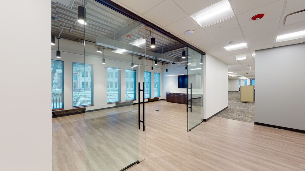 100 N Field Dr, Lake Forest, IL for sale - Matterport 3D Scan - Image 3 of 41