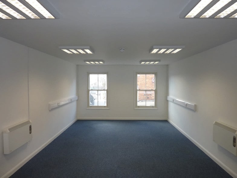 32 North St, Bourne for lease - Other - Image 2 of 4