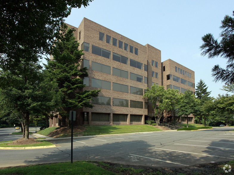 8003 Westpark Dr, McLean, VA for sale - Primary Photo - Image 1 of 1