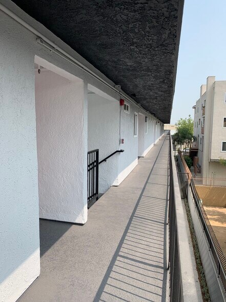 317 S Flower St, Santa Ana, CA à vendre - Photo du bâtiment - Image 2 de 13