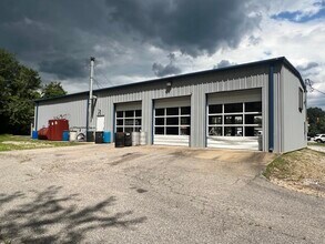 13715 NC 50 Hwy N, Willow Spring, NC for lease Interior Photo- Image 2 of 9
